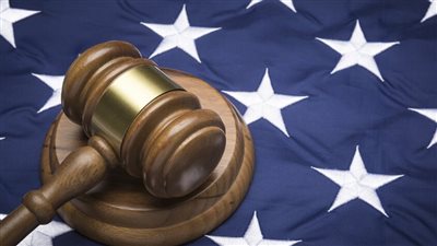 من فصول الدراسة إلى قفص الاتهام، فضيحة جنسية لـ معلمة أمريكية