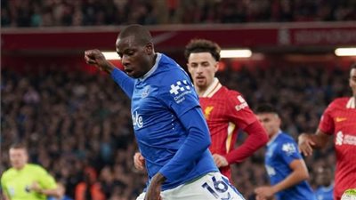 الدوري الإنجليزي، تعادل سلبي بين ليفربول وإيفرتون بعد 20 دقيقة 