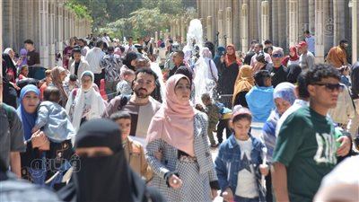 استمرار توافد الزوار على الحدائق العامة بالقاهرة والجيزة بثالث أيام العيد (صور)