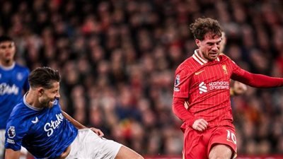 لجنة الحكام الإنجليزية: لاعب إيفرتون يستحق الطرد أمام ليفربول 