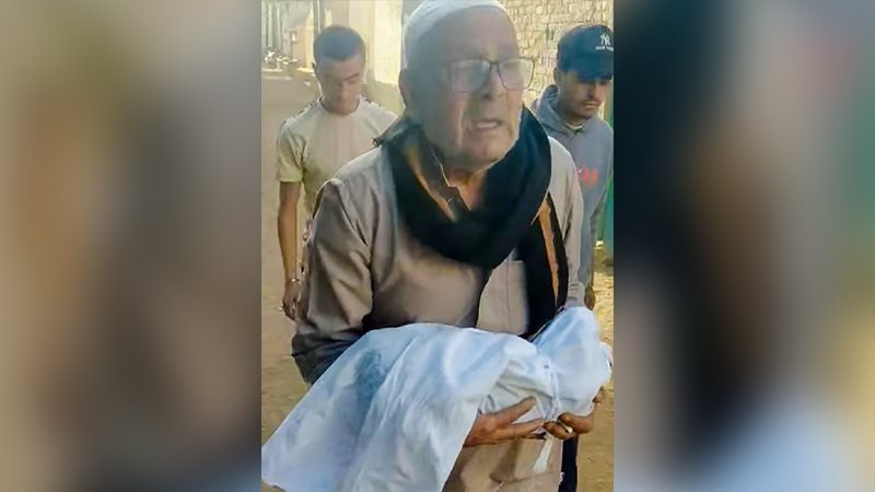 بكاء والد مساعد مدرب