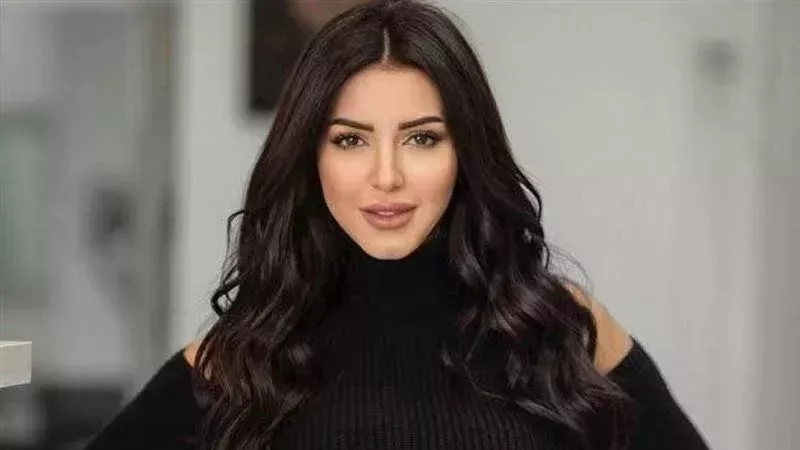 الفنانة إيناس النجار