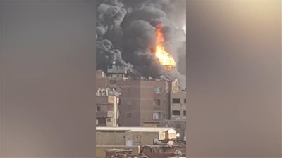 مدير أمن القاهرة ينتقل إلى موقع حريق عقار منشأة ناصر