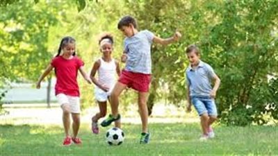  تفسير حلم اللعب في المنام وعلاقته بالسعادة والترابط الأسري 