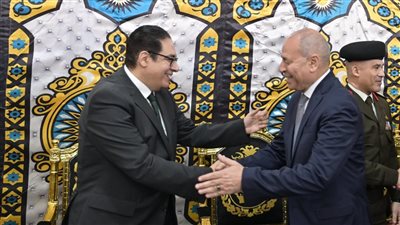 رئيس جامعة القاهرة يشارك في احتفالات محافظة الجيزة بعيدها القومي
