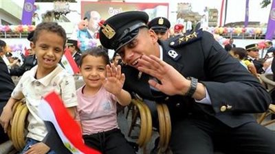 وزارة الداخلية تشارك الأطفال الأيتام الاحتفال بيوم اليتيم (صور)