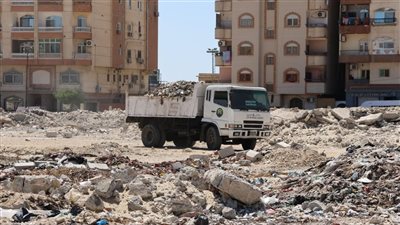 محافظ الإسماعيلية يوجه بتنفيذ حملة مكبرة لرفع تراكمات قمامة عشوائية بالمحافظة (صور) 