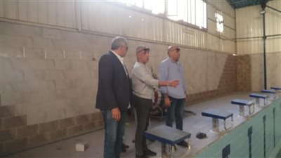 محمد الرشيدي يتابع اللمسات النهائية لتجديد حمام سباحة التربية والتعليم تمهيدا لافتتاحه