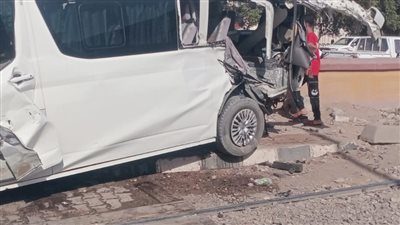 إصابة 15 شخصا إثر انقلاب ميكروباص بزراعي المنيا