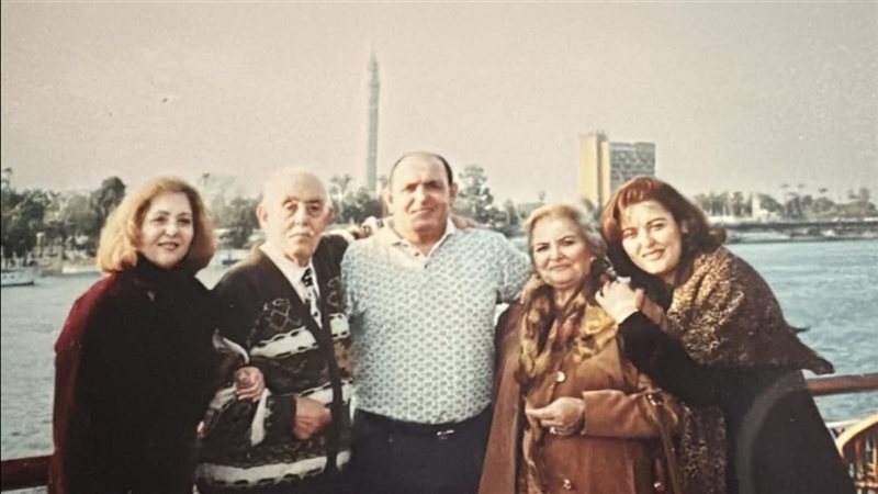 نهال عنبر وأسرتها