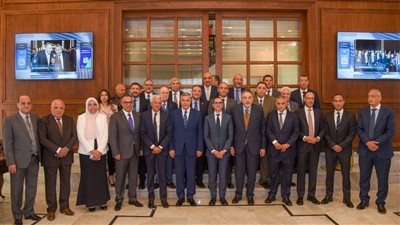 وزير الاستثمار ومحافظ الإسكندرية يعقدان لقاء موسعا مع أعضاء الغرفة التجارية 