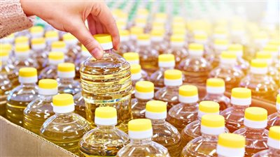 بعد طرح عبوات جديدة، تعرف على أسعار الزيت ببطاقات التموين
