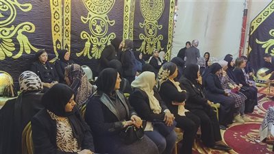 سيدات الدقهلية يقدمن العزاء في سكرتير عام المحافظة (صور)