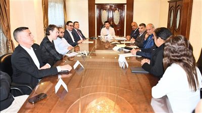 أشرف صبحي يلتقي وفد الاتحاد الدولي لبيوت الشباب