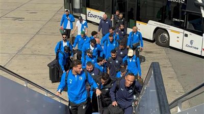 بعثة بيراميدز تغادر مطار القاهرة إلى المغرب لمواجهة الجيش الملكي (صور)