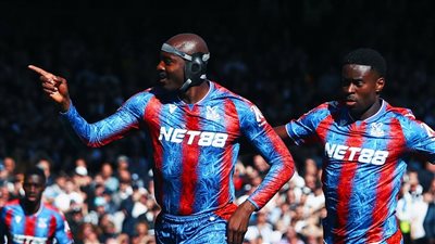 كريستال بالاس بـ 9 لاعبين يفوز على برايتون 2-1 في الدوري الإنجليزي 