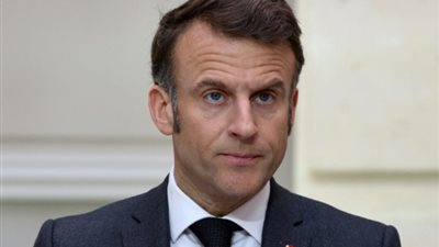 مساعد وزير الخارجية الأسبق يكشف سر زيارة ماكرون للقاهرة والعريش