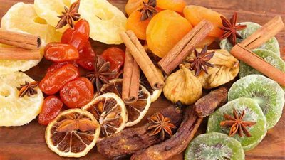  سعر الفاكهة اليوم، انخفاض الخوخ والفراولة في سوق العبور