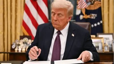 بعد المظاهرات الحاشدة في أمريكا، خبير اقتصادي يتوقع تراجع ترامب عن قراراته 