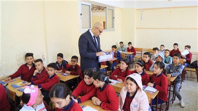 وزير التعليم يواصل جولاته الميدانية يتفقد عددًا من مدارس القليوبية 
