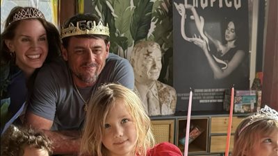 لانا ديل راي تحتفل بعيد ميلاد زوجها (صور)