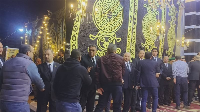 محافظ الدقهلية يتلقي