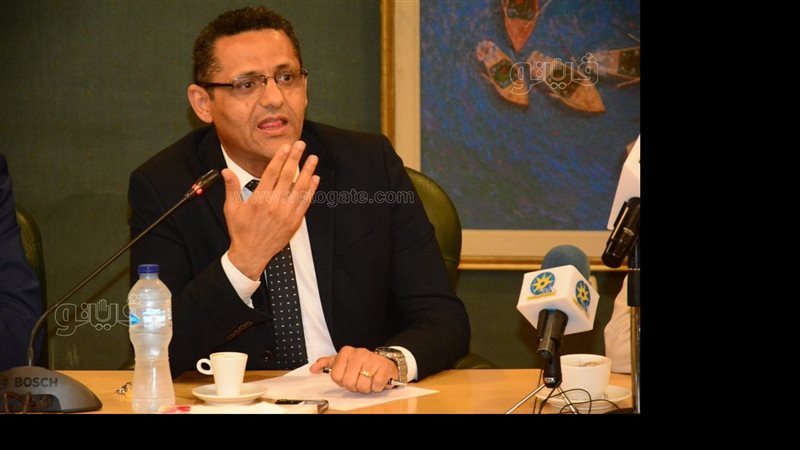 الكاتب الصحفي خالد