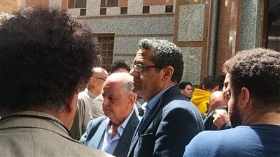 نقيب الصحفيين يشيع جثمان شقيقته لمثواها الأخير بالمنوفية