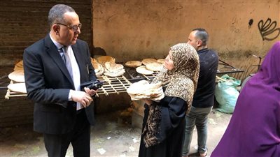 ضبط 8 طن لحوم خارج السلخانة وسكر ومكرونة وتحرير 100 مخالفة تموينية بالدقهلية