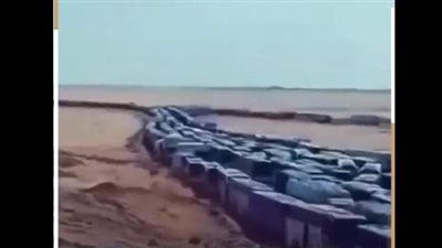 بعد انتصار الجيش السوداني، تكدس سيارات العائدين من مصر للخرطوم (فيديو) 