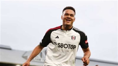 رودريجو مونيز يسجل هدف فولهام الثالث في شباك ليفربول 