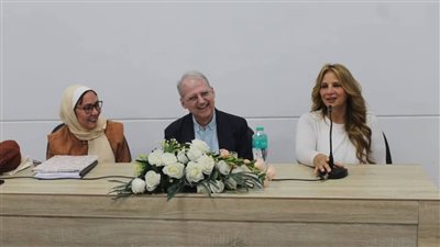 آداب عين شمس تستقبل رئيس المركز الوطني الفرنسي للبحث العلمي