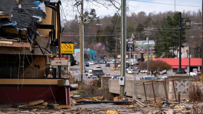 مصرع 15 شخصا في الولايات المتحدة جراء العواصف والأعاصير