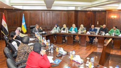 محافظ الإسكندرية يوجه بحل مشكلات مستثمري المصانع بمنطقة الناصرية