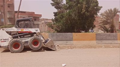 رئيس مدينة العياط يستمع لشكاوى أهالي قرية كفر طرخان بشأن الخدمات العامة 