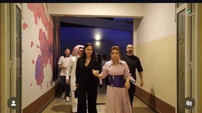 وصول أصالة إلى مسرح القرية العالمية في دبي استعدادا لحفلها 