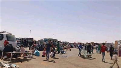 عودة السودانيين من مصر، تكدس على الحدود واستغاثة بالسلطات لتسهيل العبور (فيديو)