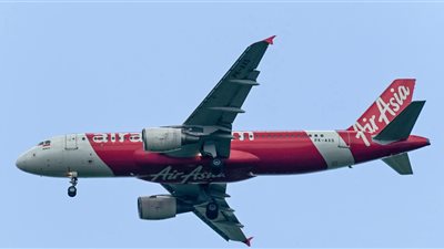 ربطوه في الكرسي، أردني يثير الذعر داخل طائرة متجهة إلى سيدني