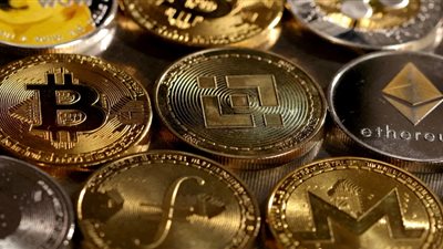 بيتكوين يتجاوز 90 ألف دولار وسط الإشارات على تحول المعنويات