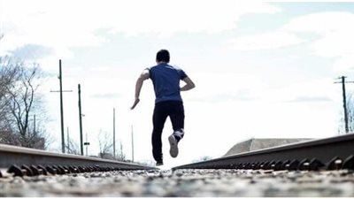 تفسير رؤية الهروب من الشرطة في المنام وعلاقتها بقرب انتهاء مشكلة 