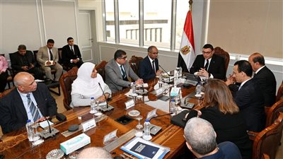 وزير الإسكان يعقد اجتماعًا موسعًا مع قيادات الجهات التابعة للوزارة لمتابعة ملفات العمل 