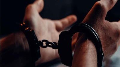 إحالة عاطل وزوجته بتهمة قتل مسن خنقا لسرقة أمواله في المرج للمحاكمة