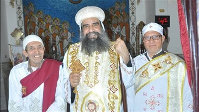 الأنبا بيسنتي يرسم دياكون جديد في إيبارشية أبنوب