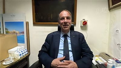 مدير مطعم نجيب محفوظ يكشف كواليس زيارة السيسي وماكرون (فيديو وصور)