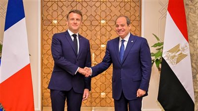 السيسي وماكرون يشاهدان فيلما تسجيليا بعنوان 
