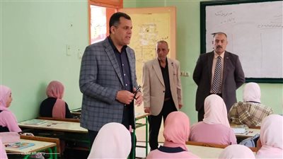 وكيل تعليم دمياط يتفقد مدارس ميت أبو غالب ويشدد على الانضباط والتقييمات اليومية