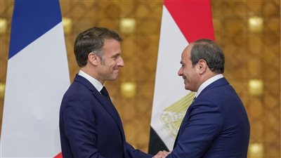  السيسي يشيد بالتعاون المصري الفرنسي في مجال النقل ودور الشركات الفرنسية بمشروعات القاهرة الكبرى