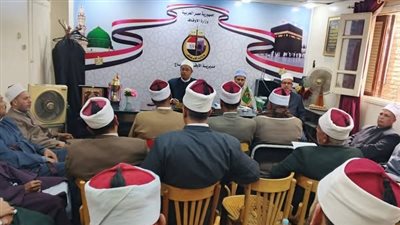 وكيل أوقاف سوهاج يجتمع بمديري الإدارات للتوعية بمخاطر رشق المواصلات بالحجارة