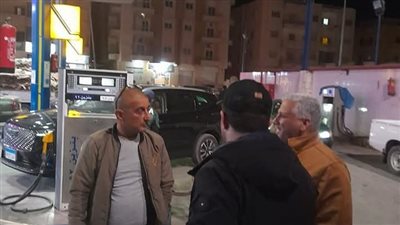 حملات رقابية على محطات الوقود بالعريش للاطمئنان على أرصدة المواد البترولية (صور)