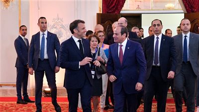  زيارة تاريخية، السيسي وماكرون يصلان العريش بعد قليل